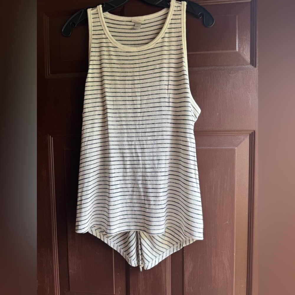 A New Day Slevveless Top with bow in back with split ends after bow size large